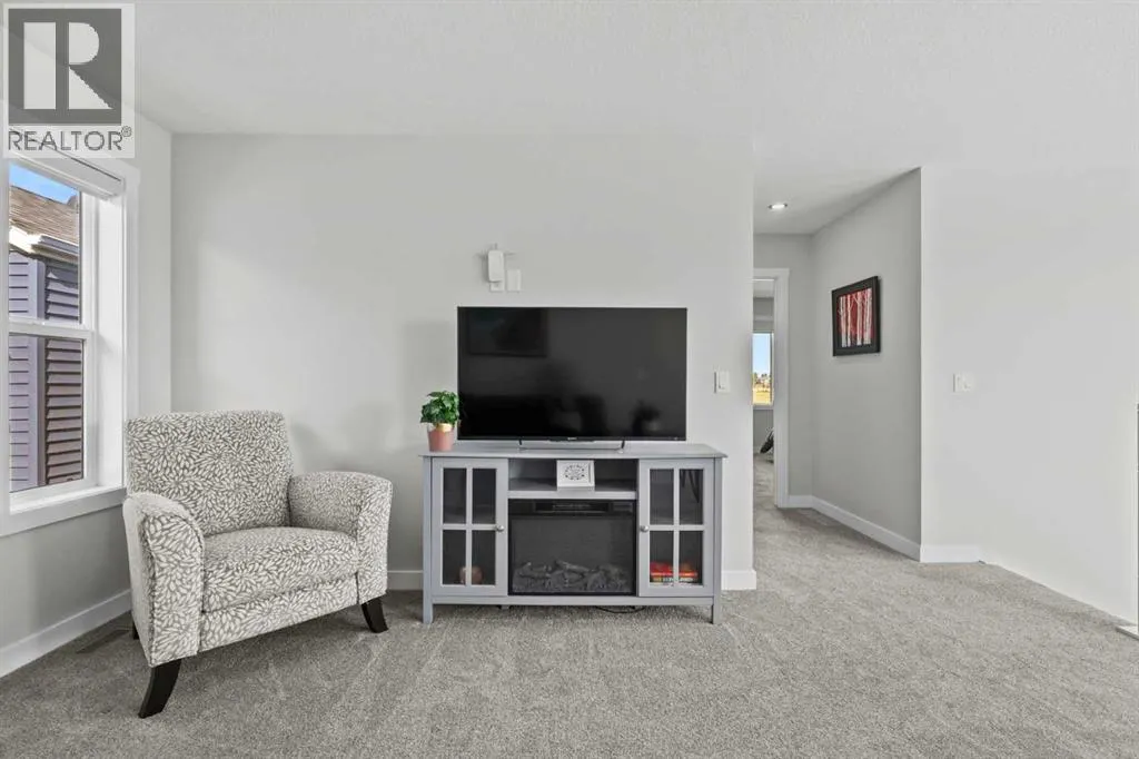 702 Edgefield Crescent