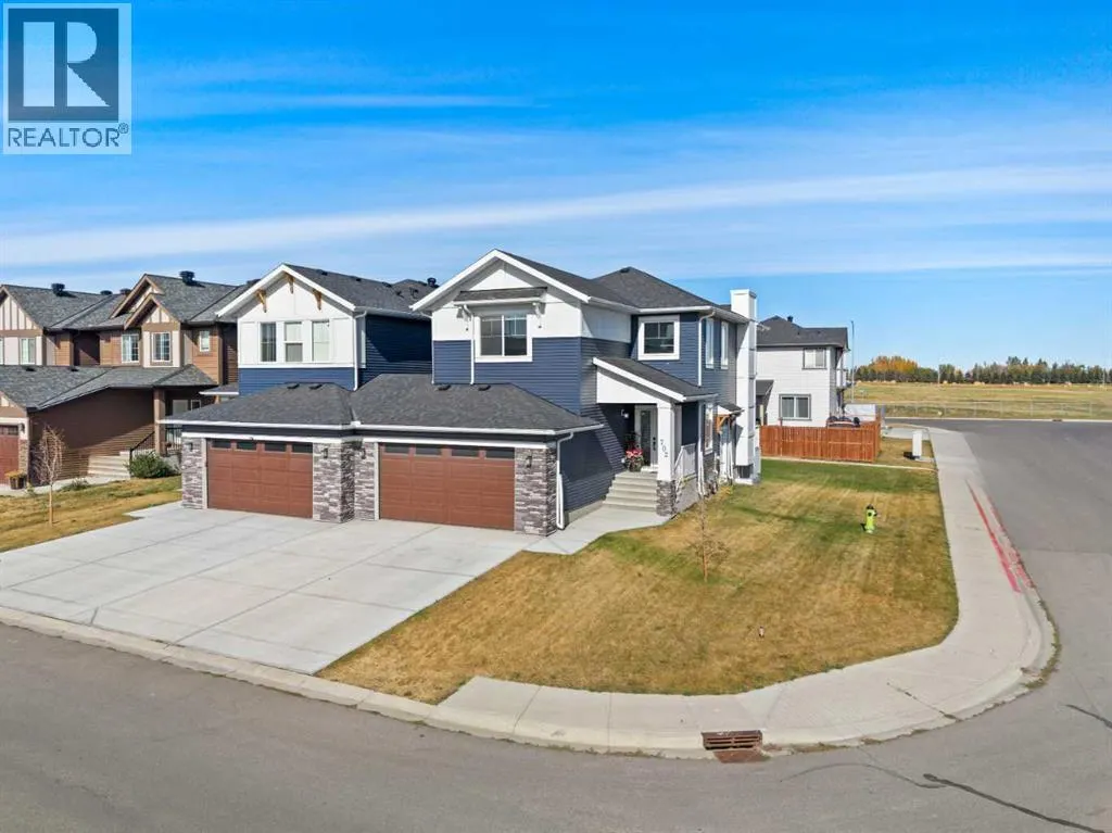 702 Edgefield Crescent