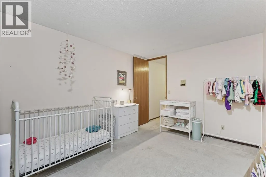 132 Oakmount Road SW