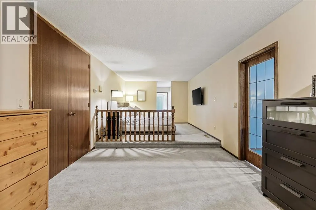 132 Oakmount Road SW