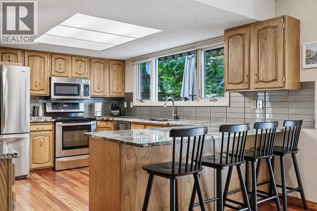 132 Oakmount Road SW