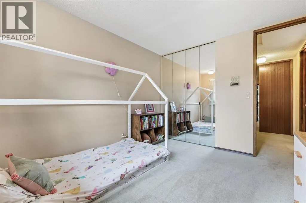 132 Oakmount Road SW