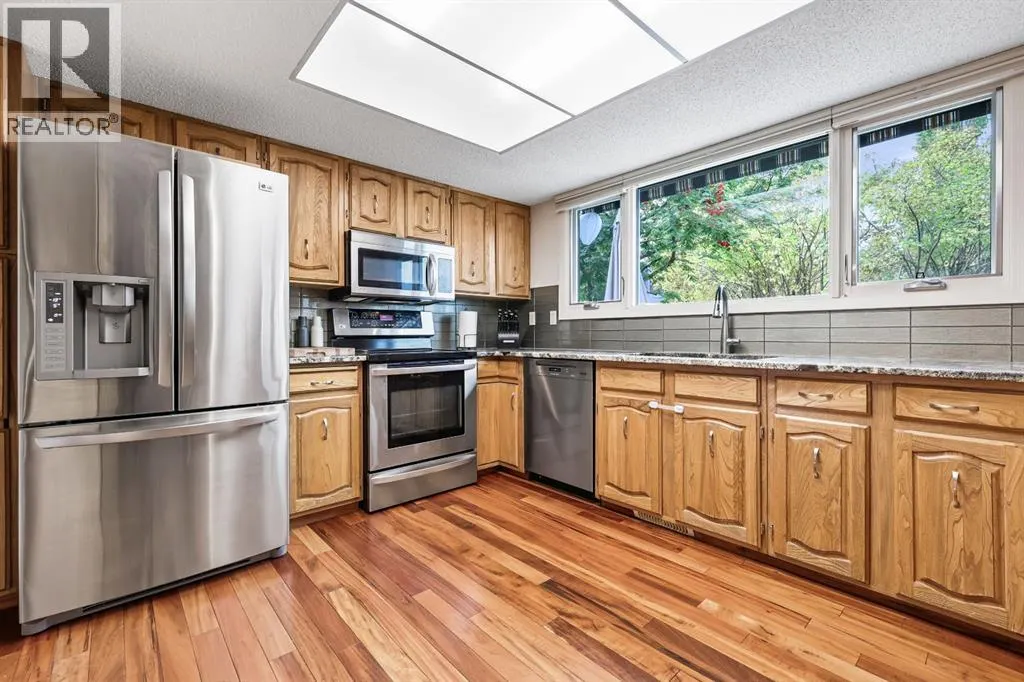 132 Oakmount Road SW