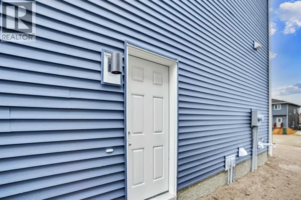 58 Corner Glen Common NE