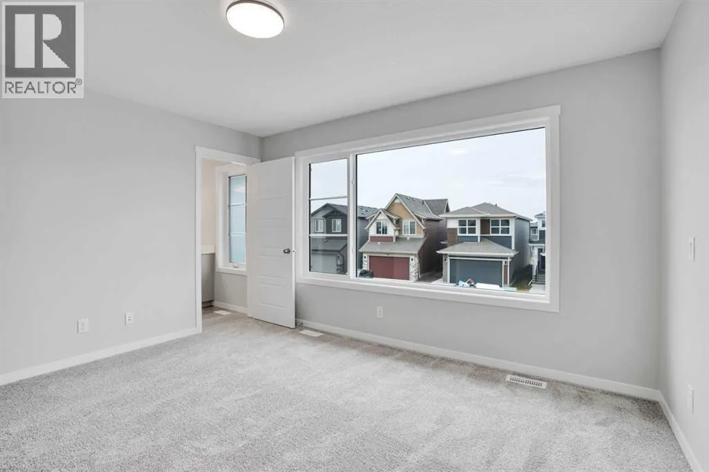 58 Corner Glen Common NE