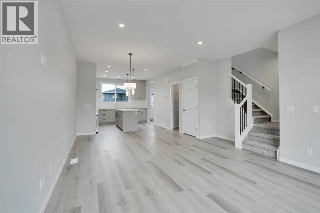 58 Corner Glen Common NE