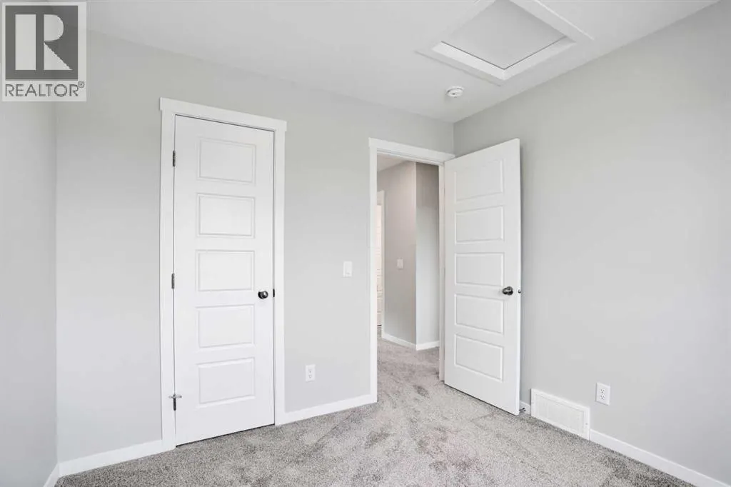 58 Corner Glen Common NE