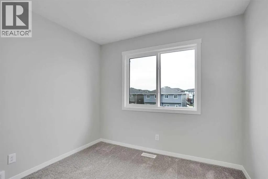 58 Corner Glen Common NE