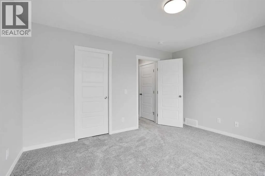 58 Corner Glen Common NE