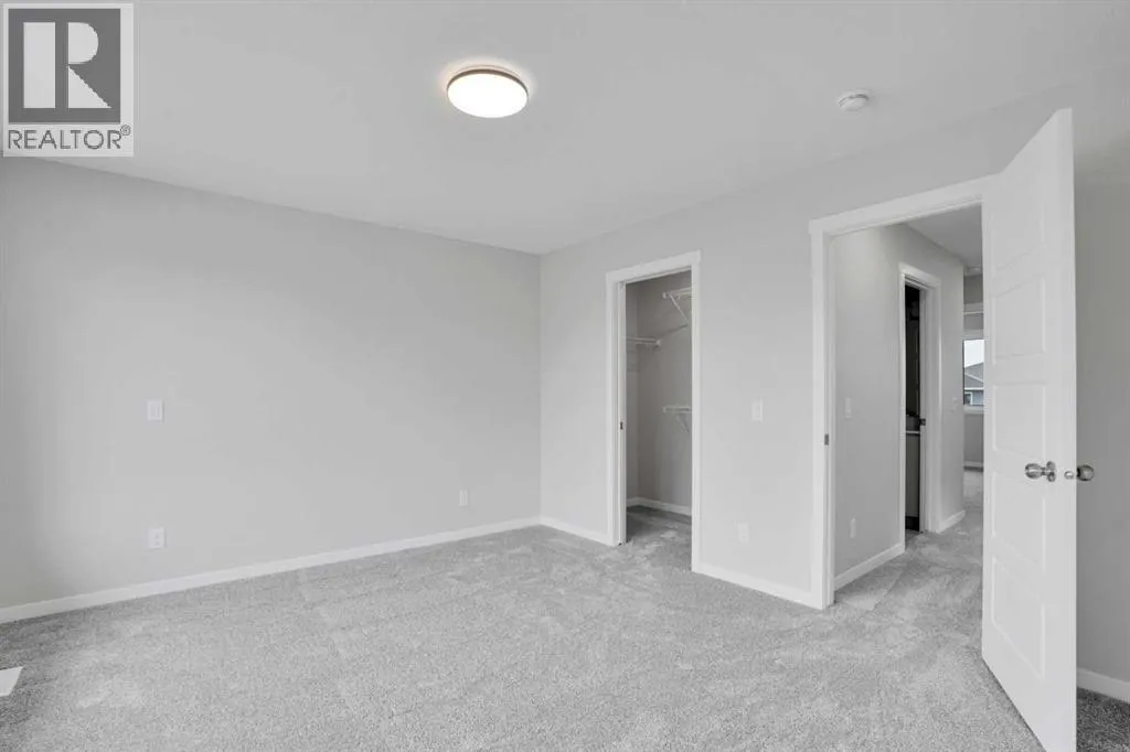 58 Corner Glen Common NE