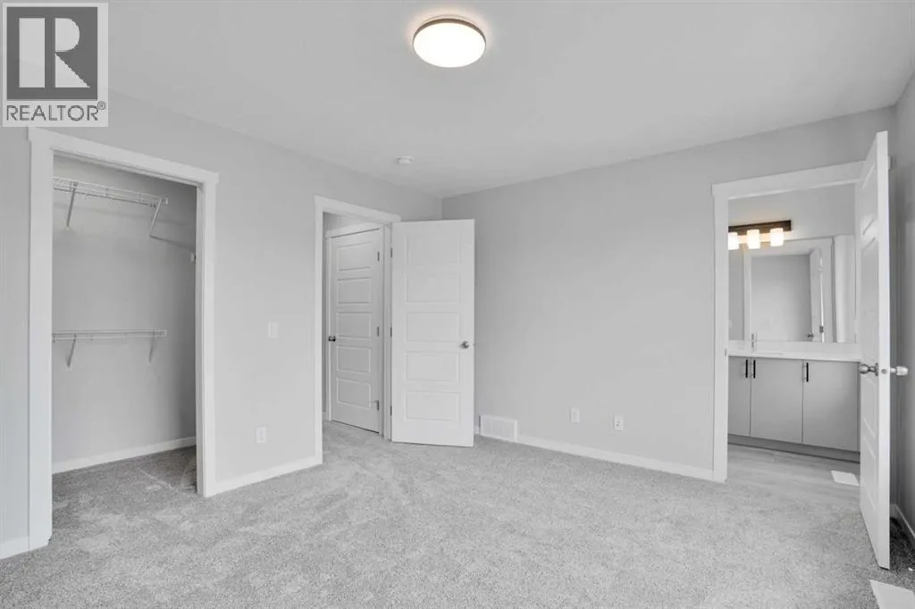 58 Corner Glen Common NE