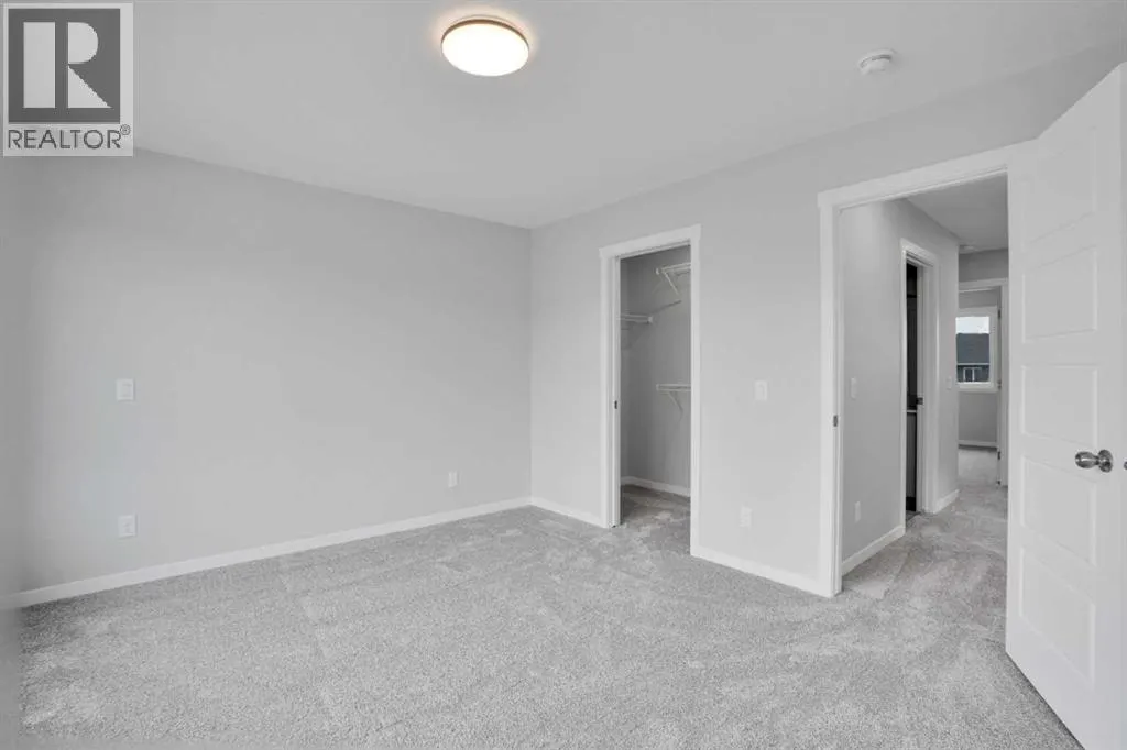 58 Corner Glen Common NE