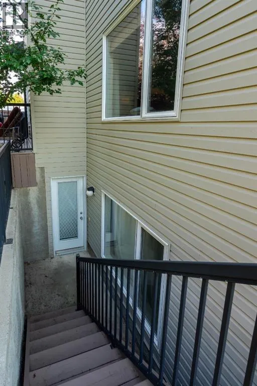 60 Elmont Court SW