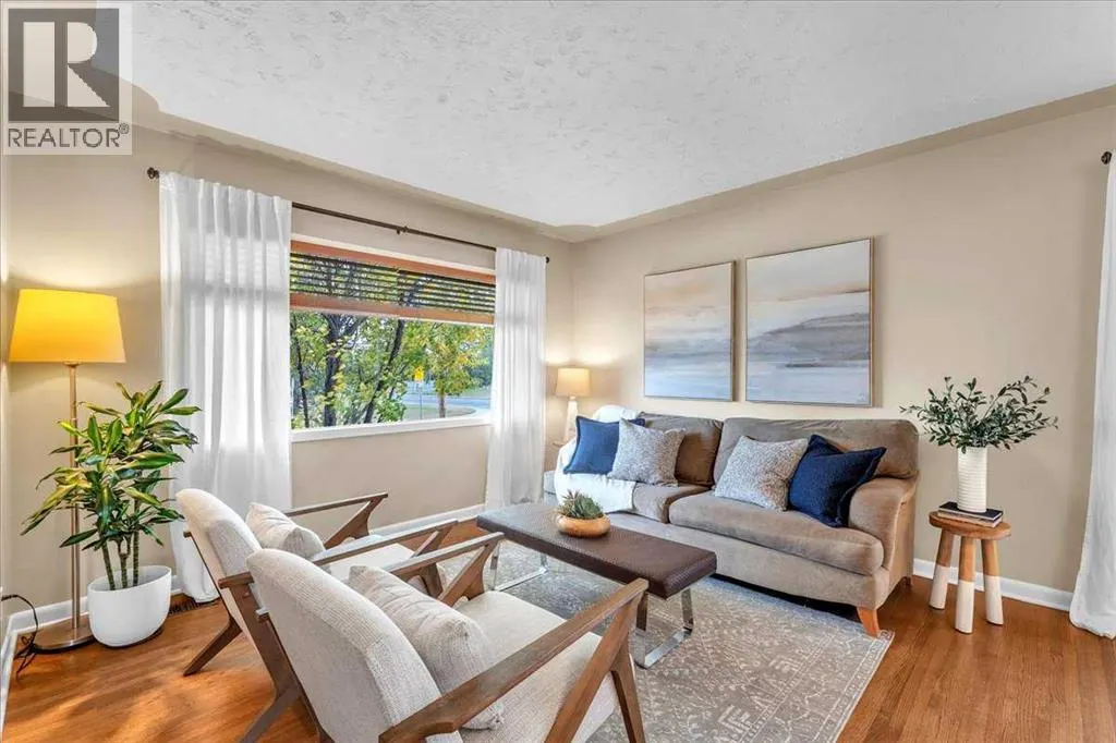 3 Walnut Drive SW