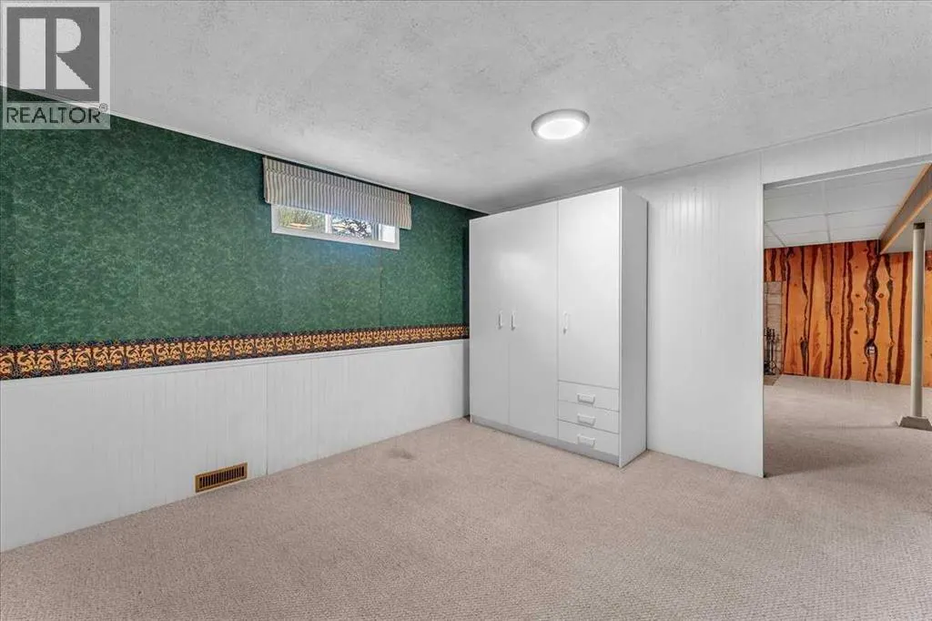 3 Walnut Drive SW
