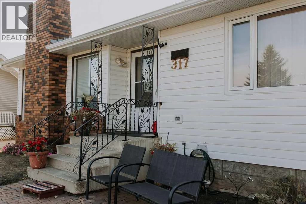 317 4 AvenueCrescent