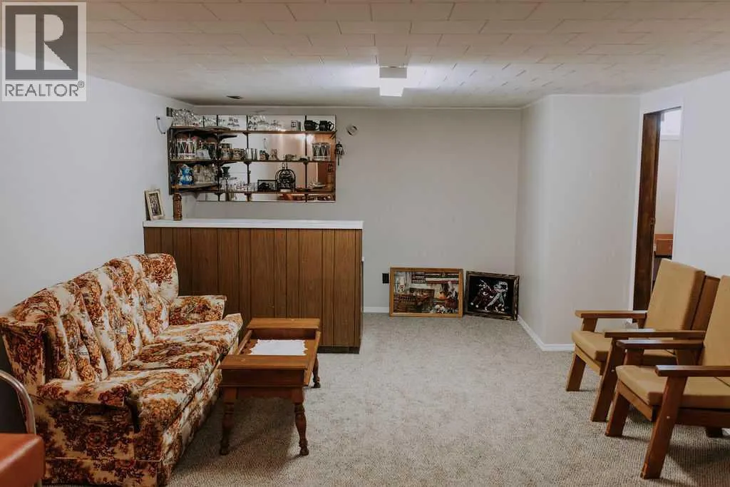 317 4 AvenueCrescent