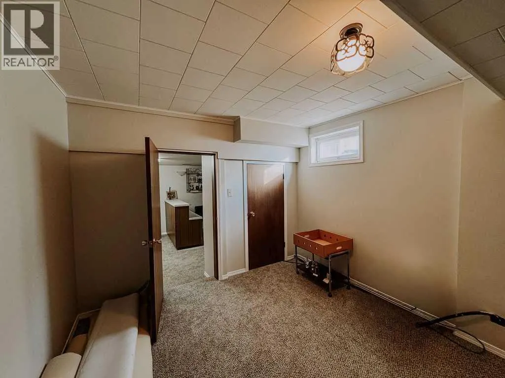317 4 AvenueCrescent