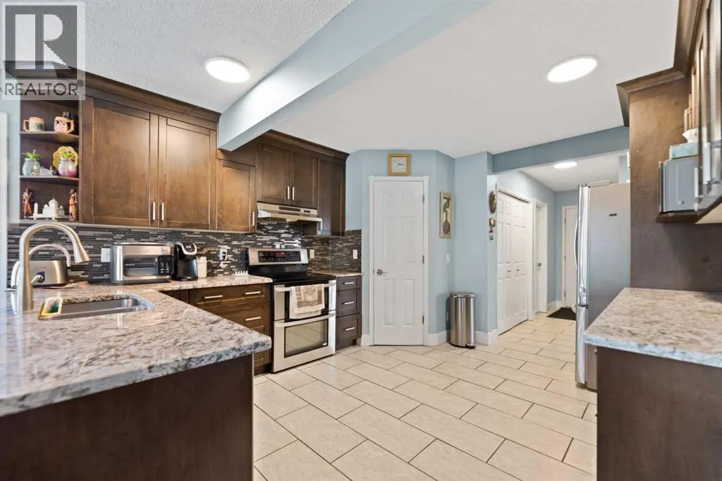 86 Coral Springs Close NE