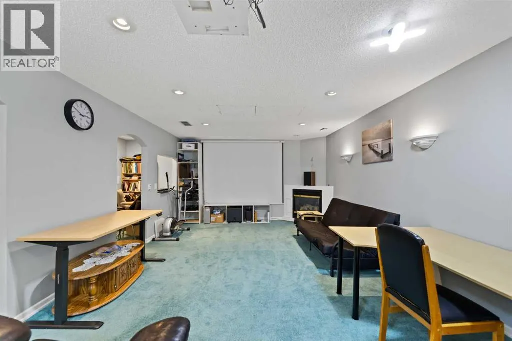 86 Coral Springs Close NE