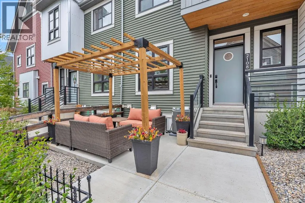 2108, 100 Walgrove Court SE