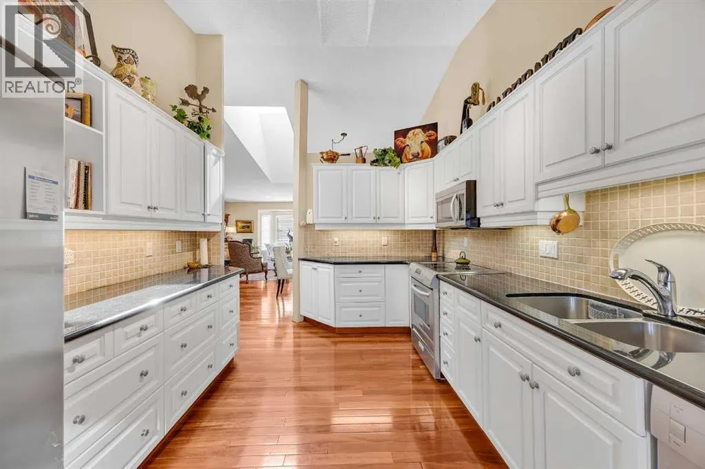 75 Christie Gardens SW
