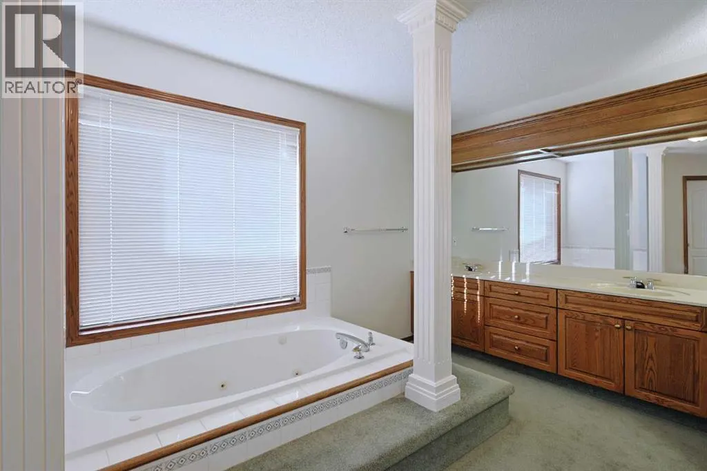 57 Hamptons Circle NW