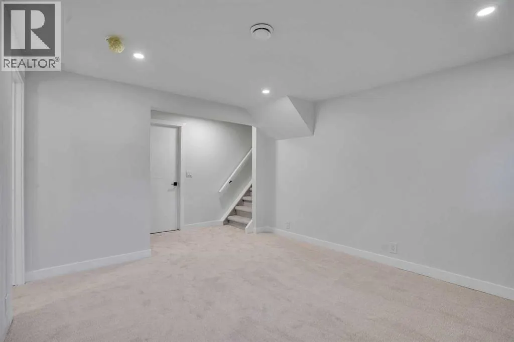 111 Allandale Close SE