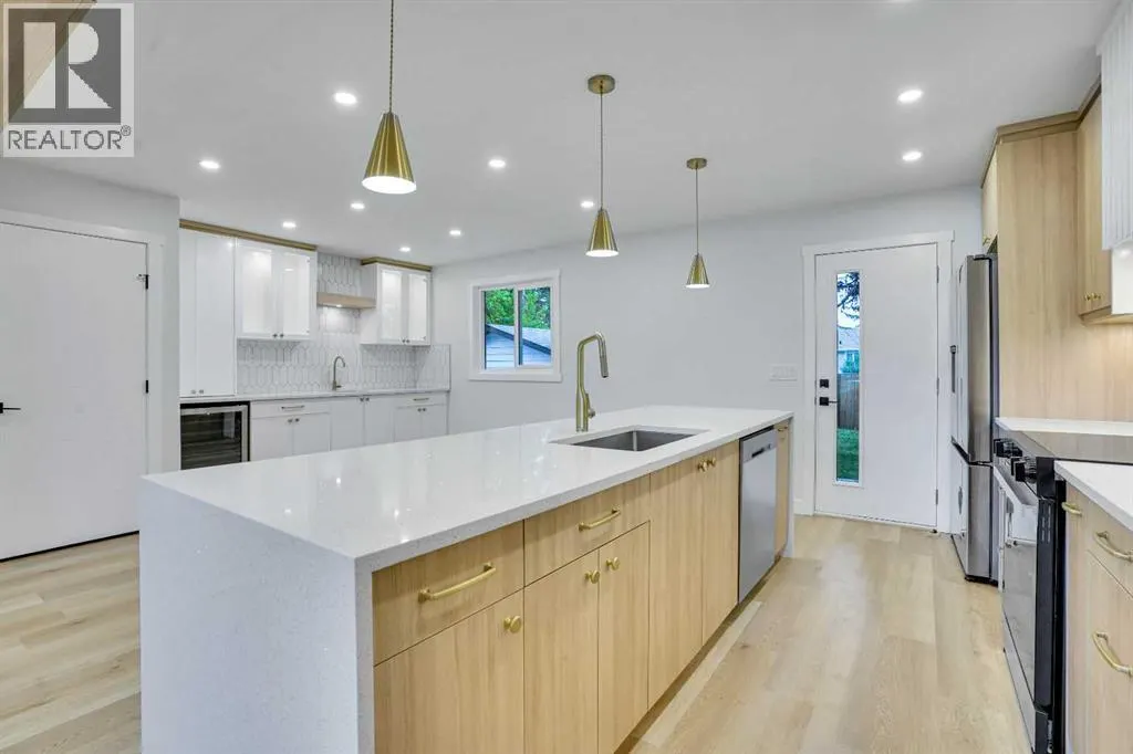 111 Allandale Close SE