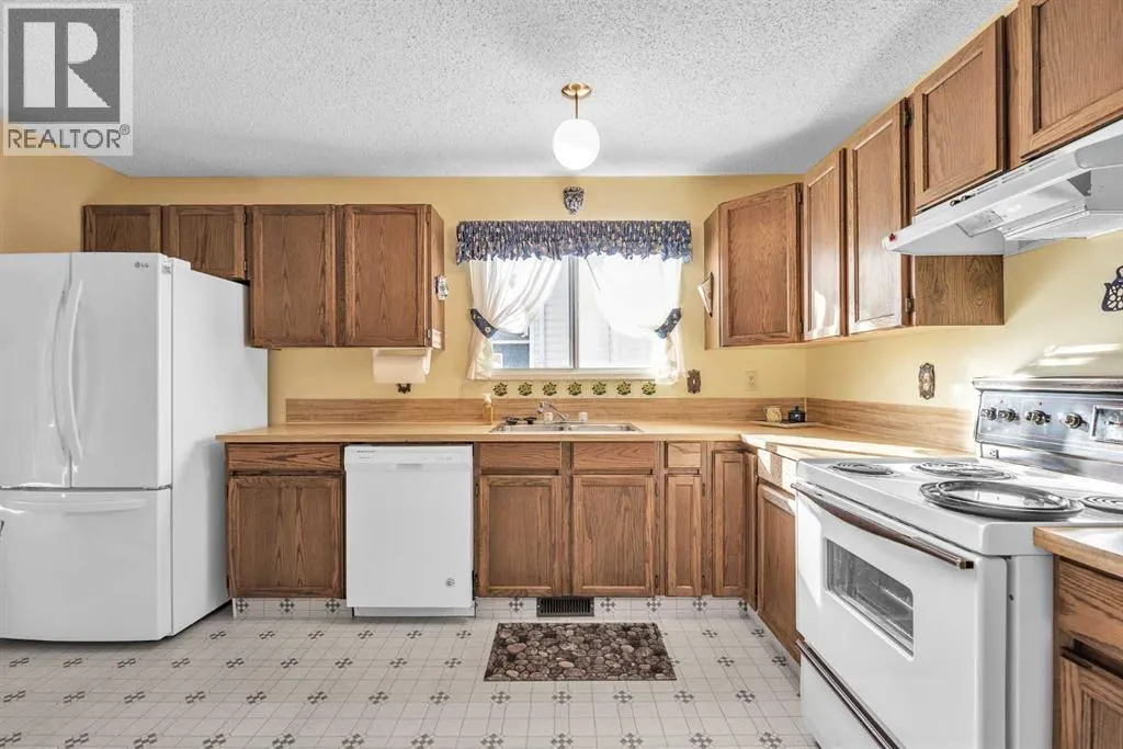 183 Cedardale Place SW