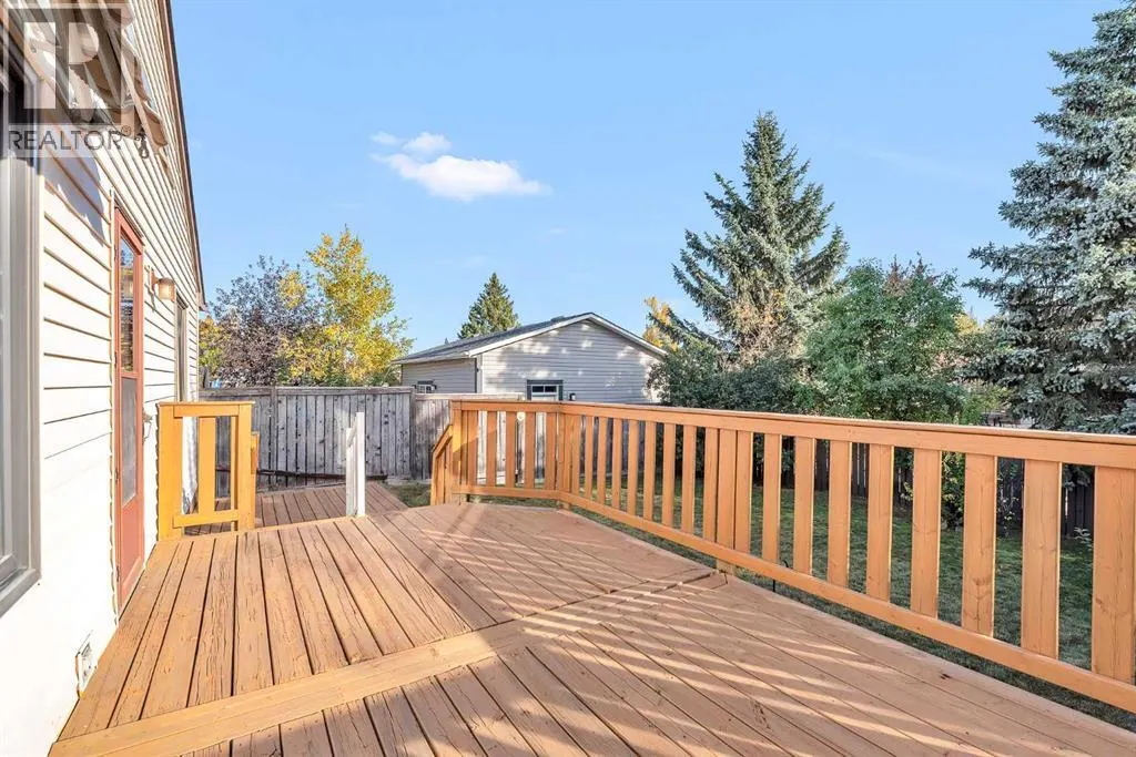 183 Cedardale Place SW