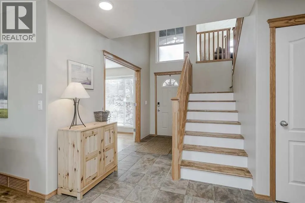 57 Strathlea Grove SW