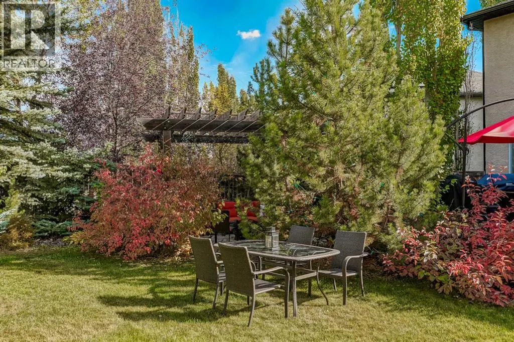 57 Strathlea Grove SW