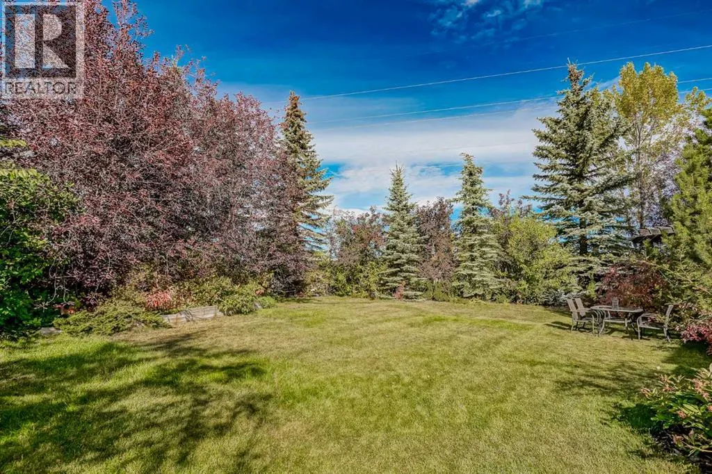 57 Strathlea Grove SW