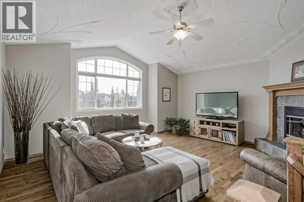 57 Strathlea Grove SW