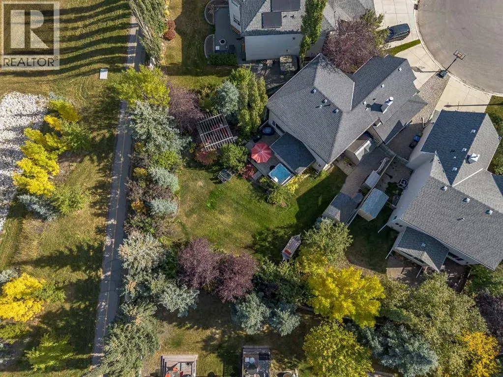 57 Strathlea Grove SW