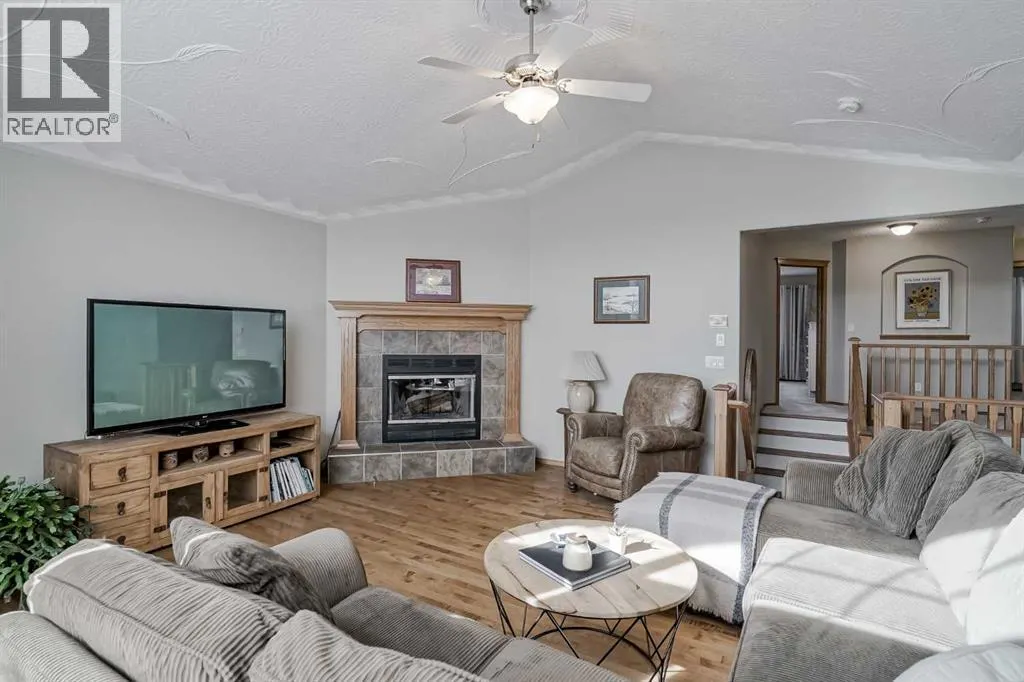 57 Strathlea Grove SW