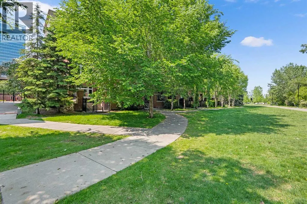 105, 670 PRINCETON Way SW