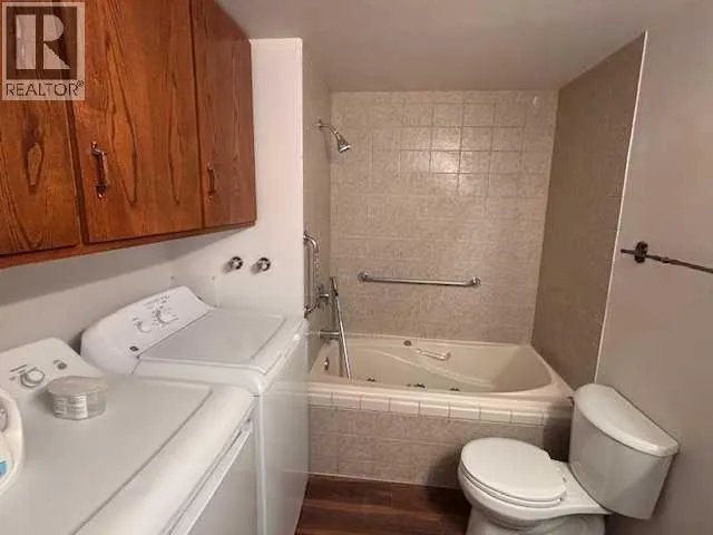 15 Willow Road W