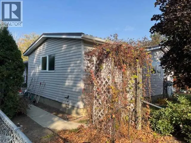 15 Willow Road W