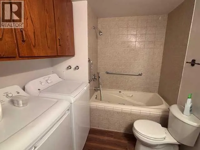 15 Willow Road W