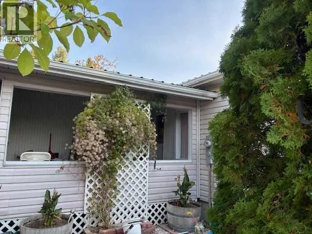 15 Willow Road W