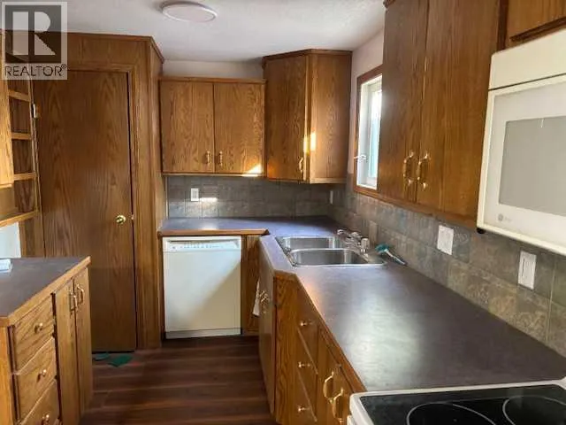 15 Willow Road W
