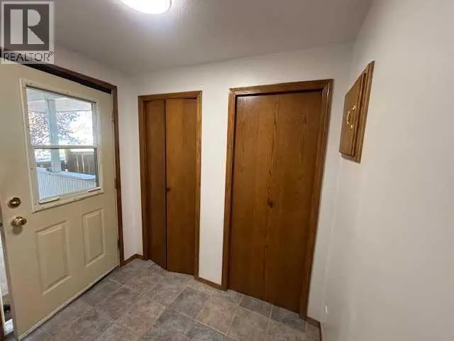 15 Willow Road W