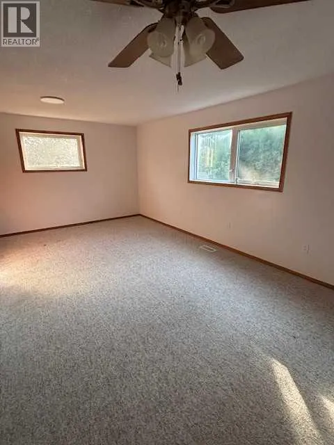 15 Willow Road W