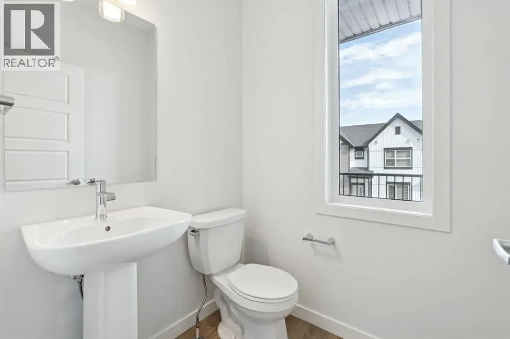 54 Evanscrest Manor NW