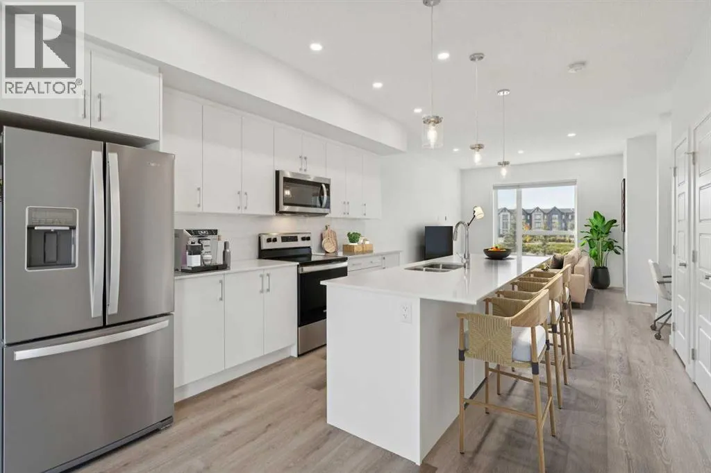 54 Evanscrest Manor NW
