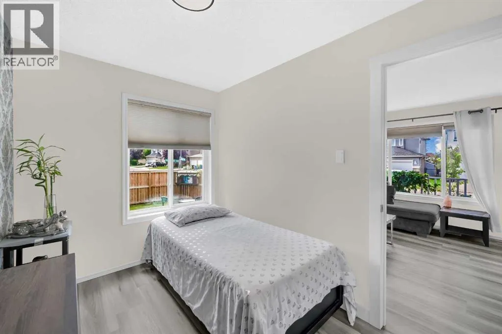 4 Saddlecreek Terrace NE