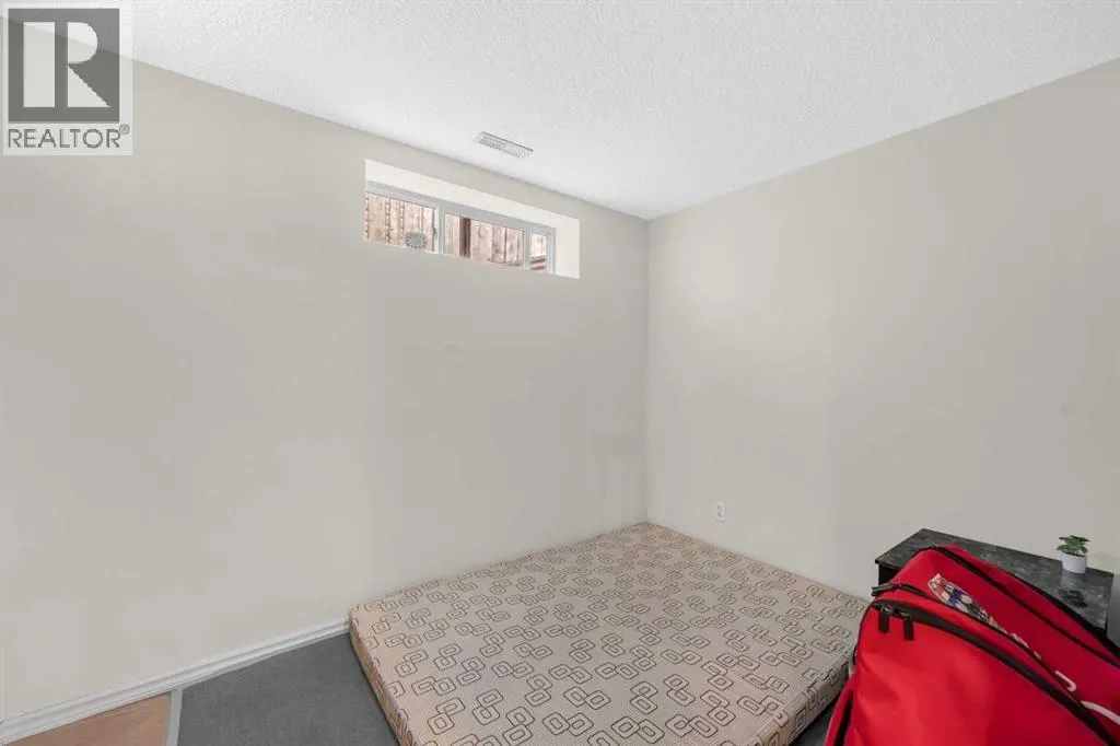 4 Saddlecreek Terrace NE