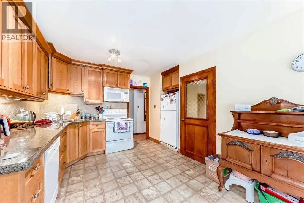 59 Rosewood Road NW